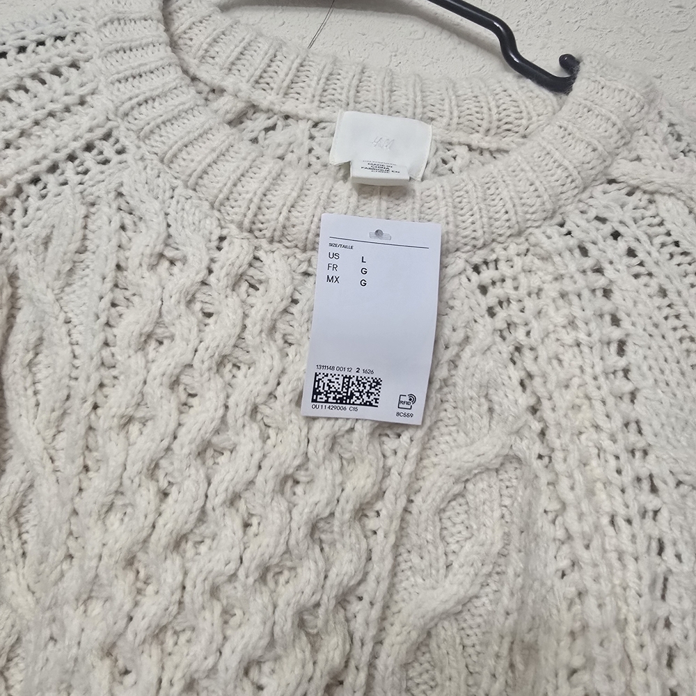 H&M Cream Cable Knit Crewneck Sweater - Picture 6 of 12